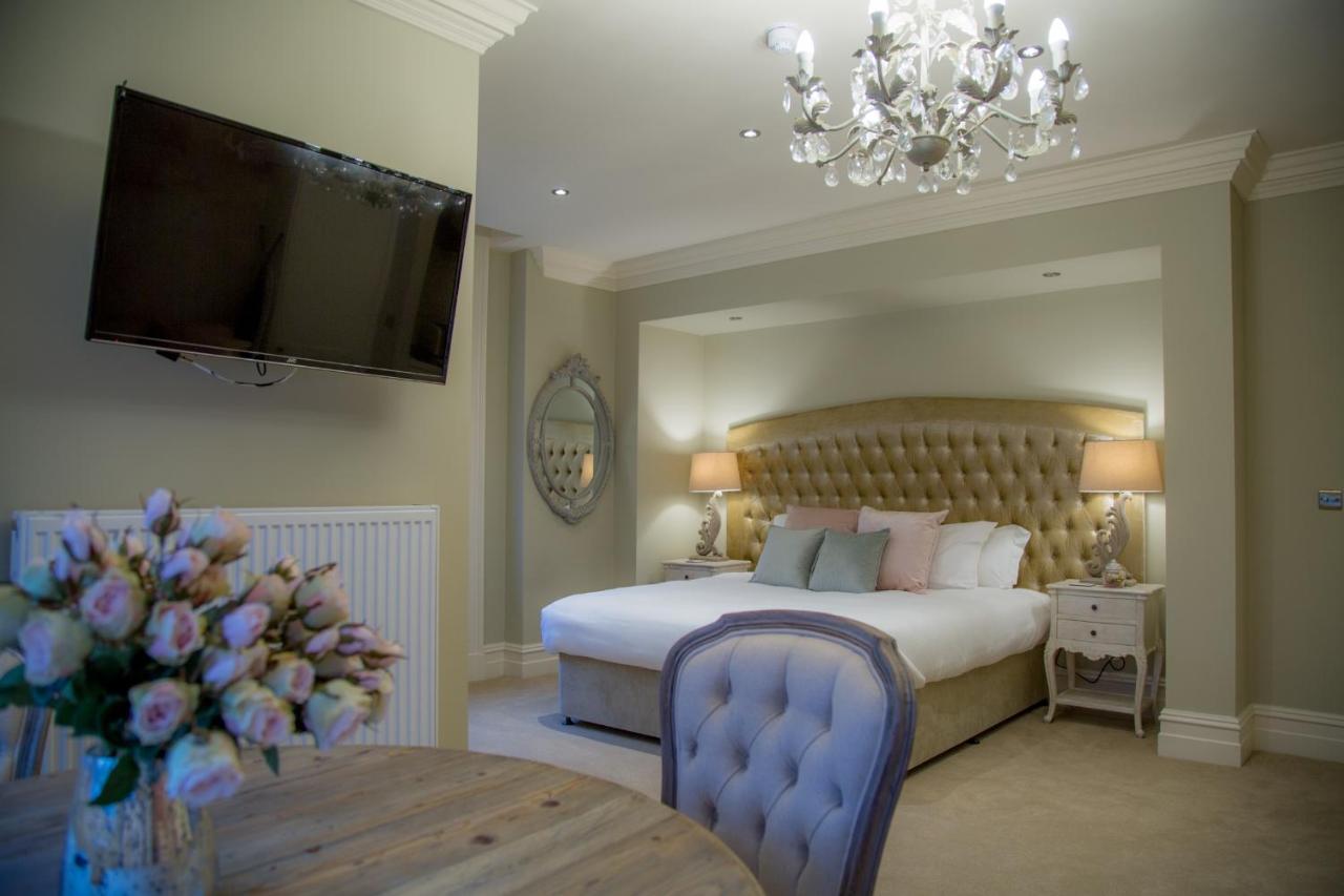 Winckley Stays Preston  Dış mekan fotoğraf A bedroom at The Old Vicarage Hotel